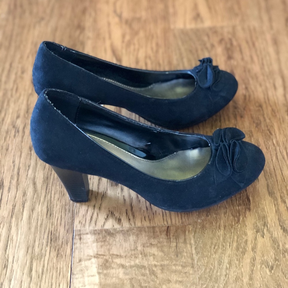 Lightly Worn Black Heels